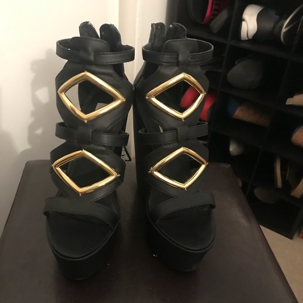 Steve Madden wedges